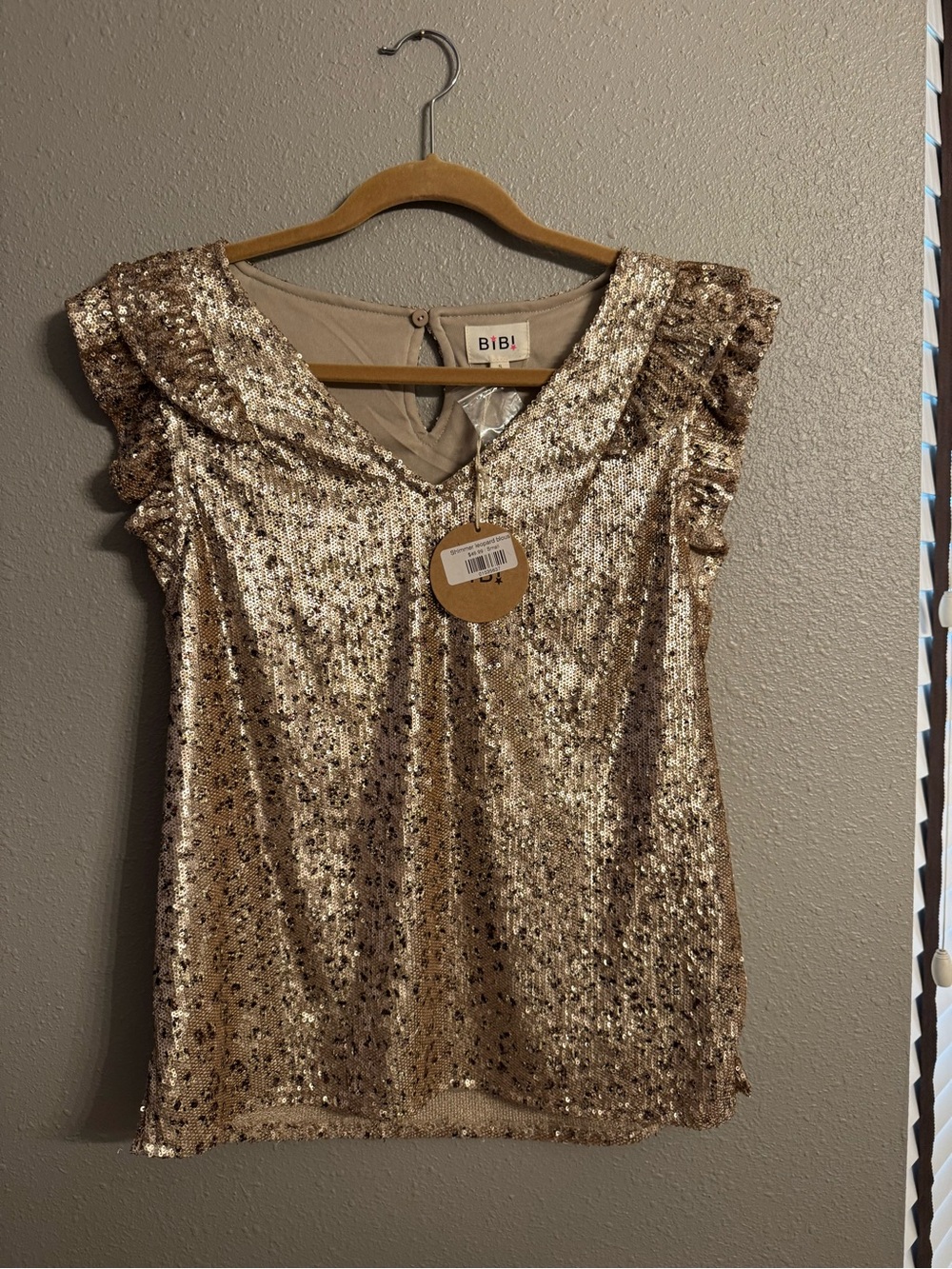 BiBi Gold Sequin V-Neck Ruffle Sleeve Top Size Small